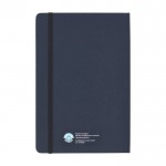 Caderno ecológico com caneta embutida e folhas listradas cor azul-marinho segunda vista traseira