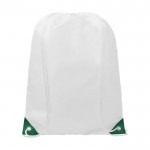 Saco tipo mochila branco com detalhe com cor cor verde segunda vista frontal