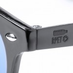 Óculos de sol rPET com lentes espelhadas cor preto quinta vista