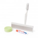 Escova de dentes, pasta, sabonete e pente cor natural segunda vista