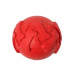 Bola de borracha para animais com relevo em forma de ossos cor vermelho primeira vista