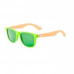 Óculos de sol coloridos com hastes de bambu e proteção UV400 cor verde-claro primeira vista