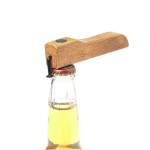 Abre-caricas industrial de garrafas feito de madeira natural com íman cor madeira quinta vista