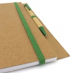 Caderno sustentável com caneta - detalhe 