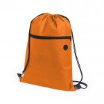 Saco tipo mochila com bolso e fecho cor cor-de-laranja primeira vista