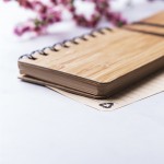 Bloco de notas personalizável com capa em bambu