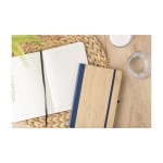 Caderno capa de bambu e couro sintético, folhas A5 pautadas cor azul terceira vista