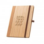 Caderno de bambu e cortiça com capa dura e porta-canetas A5 cor natural imagem com logo