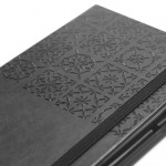 Caderno para empresas inspirado em azulejos cor preto terceira vista