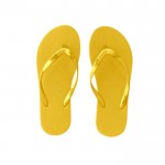 Chinelos de praia disponíveis em várias cores no tamanho 40-43 cor amarelo primeira vista