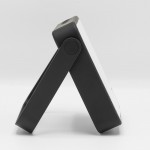 Coluna portátil impermeável feita de materiais reciclados cor preto