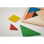 Jogo tangram de madeira colorido cor madeira vista de detalhe 4