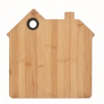 Tábua de cortar de madeira em forma de casa cor madeira terceira vista