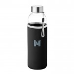 Garrafa de água personalizada com capa cor preto quarta vista com logotipo