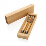 Set de caneta e lápis de bambu em caixa cor madeira vista com caixa