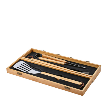 Conjunto de churrasco em caixa de bambu com utensílios para grelhar
