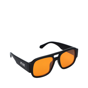 Óculos de sol em plástico reciclado com lentes fumadas e proteção UV400