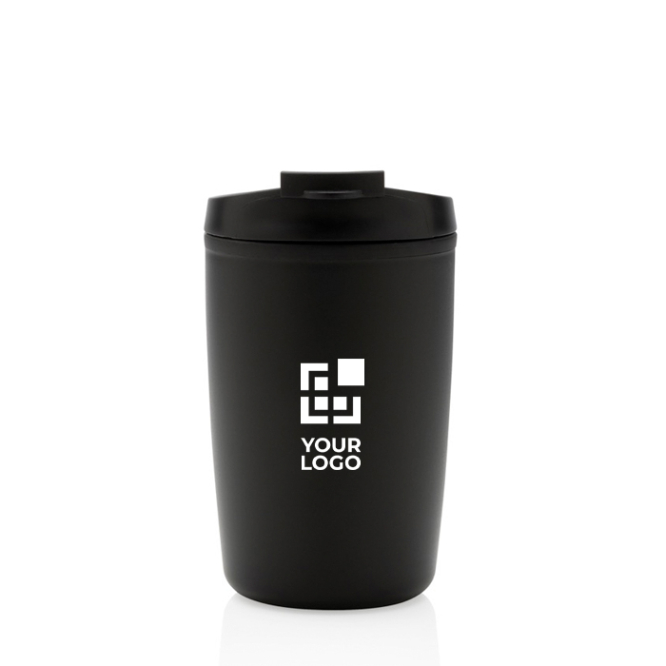 Copo térmico feito de plástico reciclado