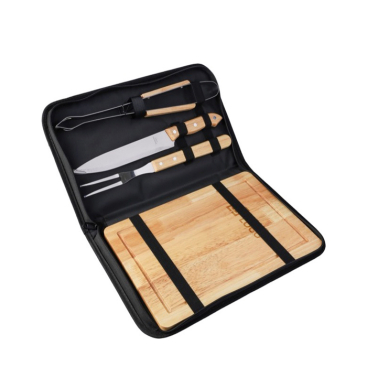 Estojo com utensílios e tábua de cortar para churrasco